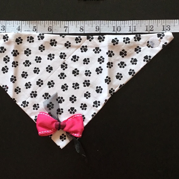Black paw print dog bandannas - Picture 6 of 7